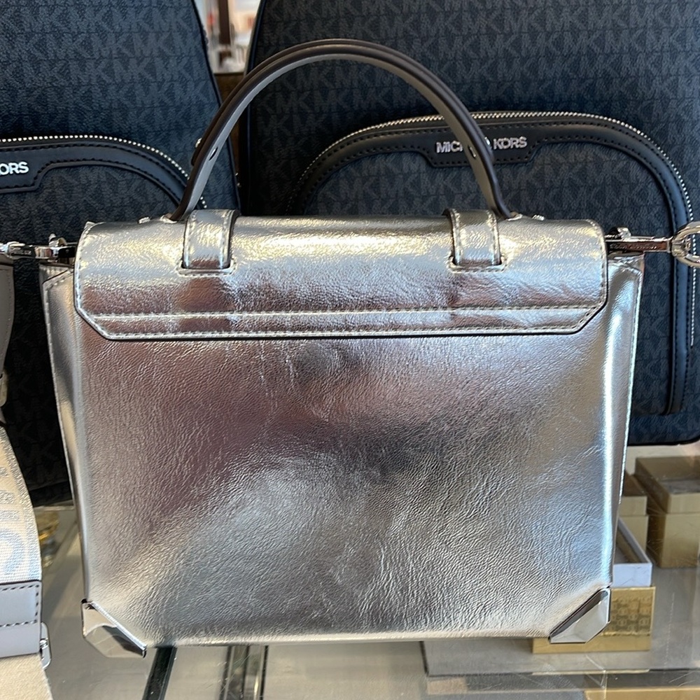 MICHAEL KORS
Manhattan Medium TH SCHOOL Crackled Metallic Leather SATCHEL
NWT - Picture 16 of 16